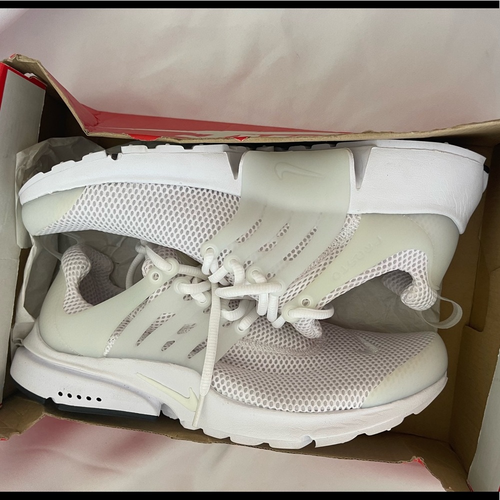 BRAND NEW NIKE PRESTO’s